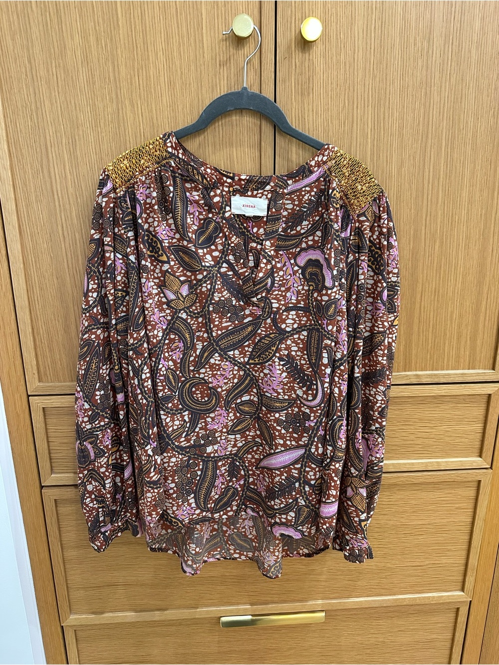 Xirena Brown Paisley Smocked Shoulder Long-Sleeve Top
